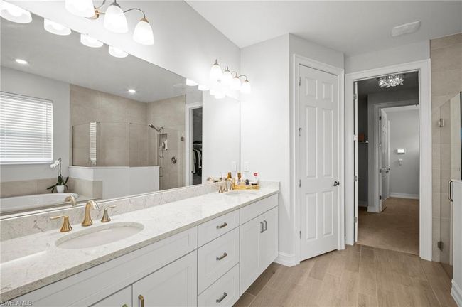28041 Captiva Shell Loop, House other with 3 bedrooms, 4 bathrooms and 3 parking in BONITA SPRINGS FL | Image 11