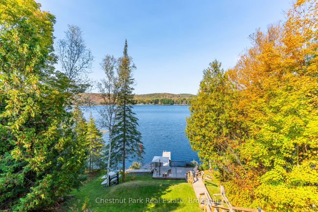 293 W Diamond Lake Rd, House other with 3 bedrooms, 2 bathrooms and 4 parking in Highland Grove ON | Image 20