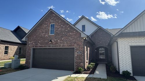 464 W Foxrun, Springfield, TN, 37172-7201 | Card Image