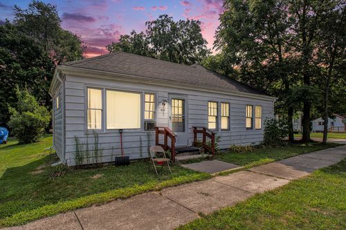 228 N 1st St, Cassopolis, MI, 49031-1115 | Card Image