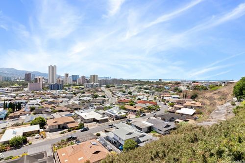 3404 Ala Hinalo Pl, Honolulu, HI, 96818-2225 | Card Image