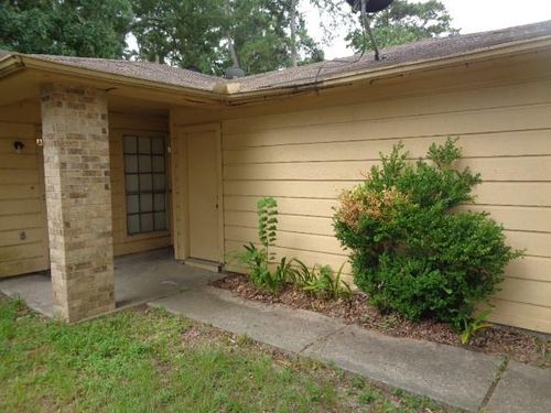 b-1616 Hazelwood St, Conroe, TX, 77301 | Card Image