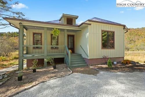 790 Howard Edmisten Rd, Sugar Grove, NC, 28679-9675 | Card Image