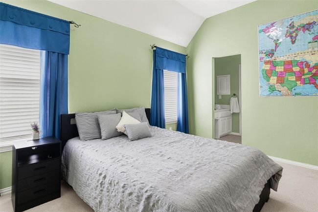 Enjoy three secondary bedrooms | Image 31