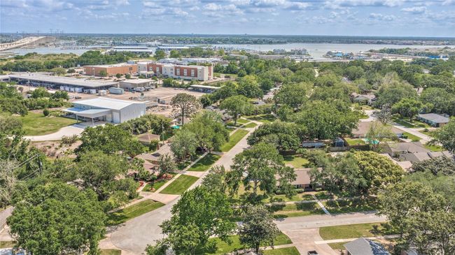 Expanded Aerial View of Neighborhood | Image 30