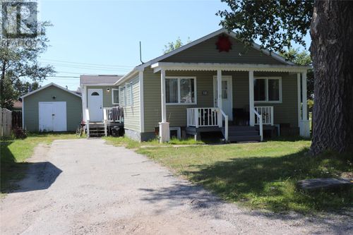13 Woodland St, House with 5 bedrooms, 1 bathrooms and null parking in Stephenville NL | Card Image