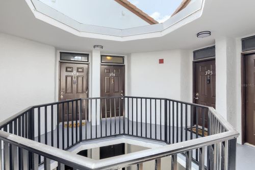 304-210 Lake Pointe Condo Five Drive, Oakland Park, FL, 33309 | Card Image
