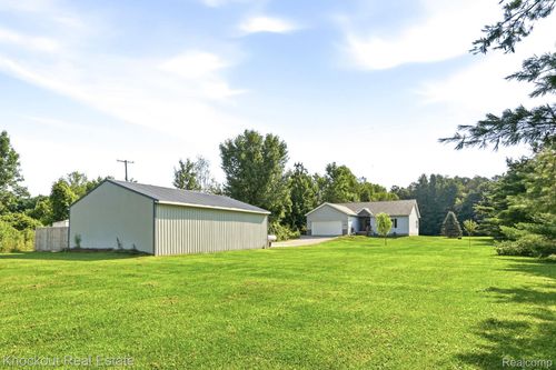 7600 Pine Grove Cir, Millington, MI, 48746-8505 | Card Image