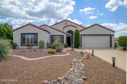 611 W Links Ln, Green Valley, AZ, 85614-5733 | Card Image