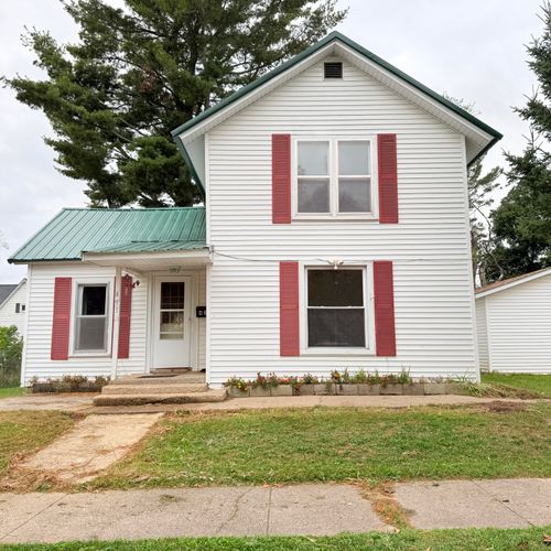 411 N Higbee St, Reed City, MI, 49677-1028 | Card Image