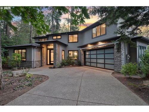 16200 Waluga Dr, Lake Oswego, OR, 97035-4274 | Card Image