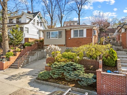 45-76 Browvale Ln, Little Neck, NY, 11362-1306 | Card Image