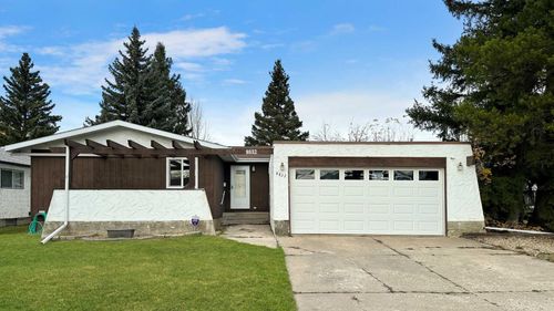 9832 81 Ave, Grande Prairie, AB, T8V3T1 | Card Image