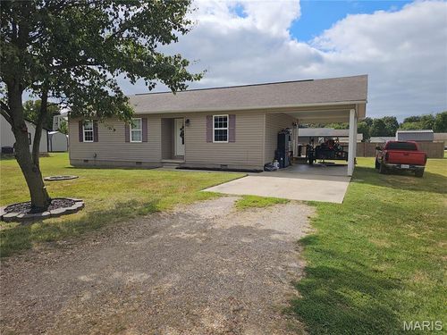 102 Mcnair St, Dexter, MO, 63841-2619 | Card Image