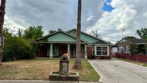 17018 Woodacre Dr, Houston, TX, 77049-1039 | Card Image