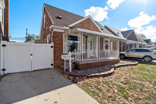 1221 12th St, Wyandotte, MI, 48192-3107 | Card Image