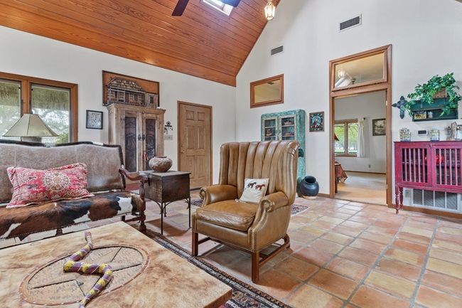 556 Cliff View Loop, Home with 6 bedrooms, 7 bathrooms and null parking in Harper TX | Image 67