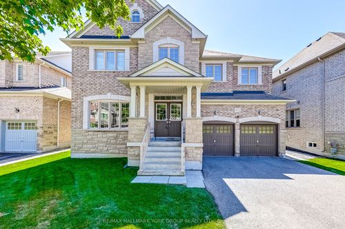 1022 Sherman Brock Cir, Newmarket, ON, L3X0B4 | Card Image