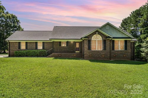 956 Mariposa Rd, Stanley, NC, 28164-9659 | Card Image