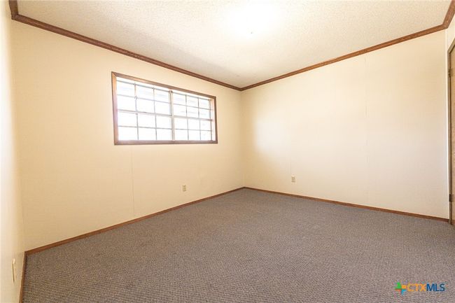 911 S Peck St, House other with 3 bedrooms, 2 bathrooms and null parking in Shiner TX | Image 18