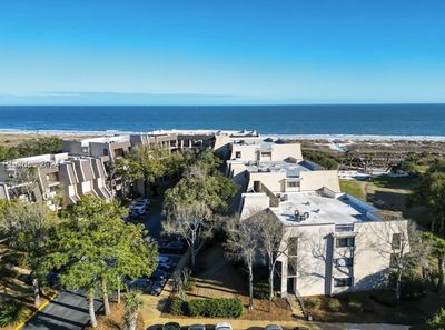 2404 - 85 Folly Field Road, Condo with 3 bedrooms, 3 bathrooms and null parking in Hilton Head Island SC | Image 2