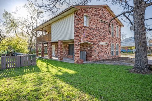 812 Driftwood Dr, Shady Shores, TX, 76208-7116 | Card Image