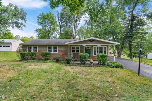 7719 Crestwood Ln, Northfield, OH, 44067-2462 | Card Image