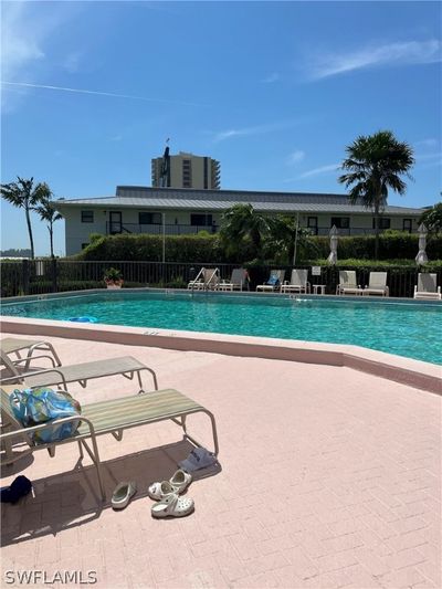 107 - 961 Collier Ct., Condo with 3 bedrooms, 2 bathrooms and null parking in Marco Island FL | Image 2