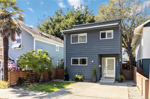 126 Rendall St, Victoria, BC, V8V2E5 | Card Image