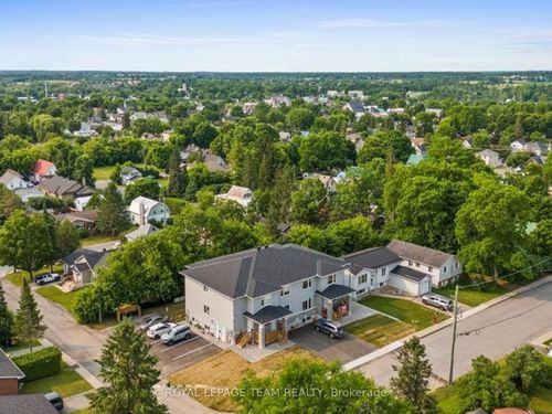 201-203 Teskey St, Almonte, ON, K0A1A0 | Card Image