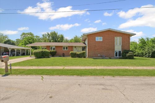 1565 S Pointe Dr, Rantoul, IL, 61866-3426 | Card Image