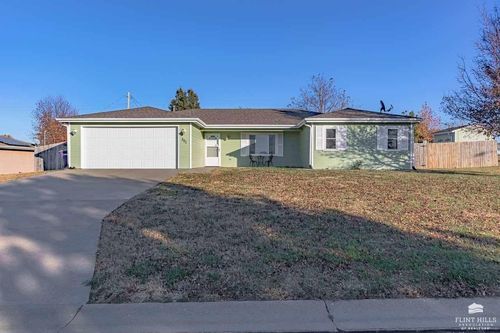501 Clydesdale Dr, Ogden, KS, 66517-4007 | Card Image