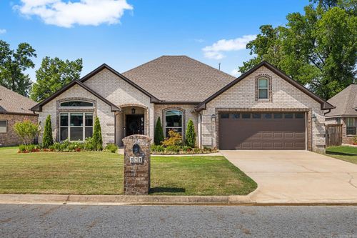 121 Lucia Ln, North Little Rock, AR, 72113-7601 | Card Image