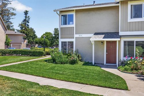 d-2215 Warfield Way, San Jose, CA, 95122-3640 | Card Image