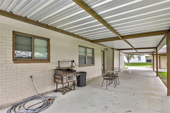 Large Back Porch | Image 31