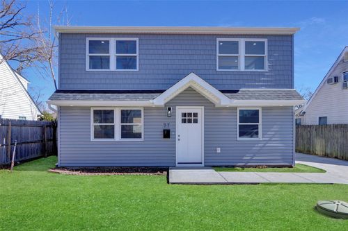 77 Carlls Path, North Babylon, NY, 11703-1729 | Card Image