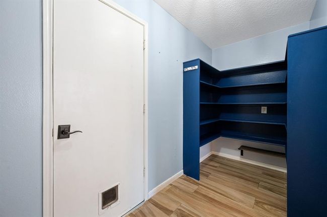 Large walk-in pantry | Image 14