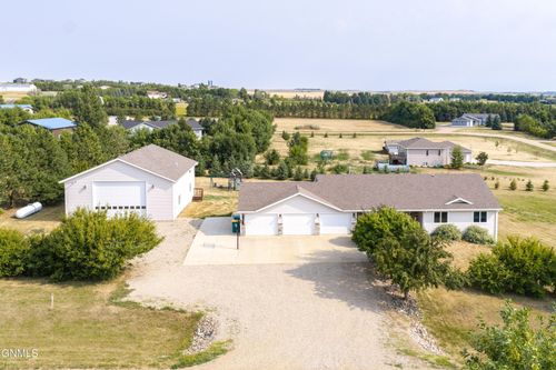 7260 Russell Rd, Bismarck, ND, 58503-6787 | Card Image
