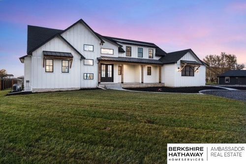 19970 S 172nd Plaza Cir, Springfield, NE, 68059-7188 | Card Image