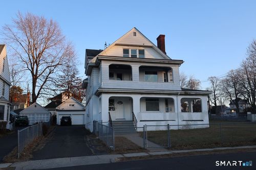 629 Broadview Ter, Hartford, CT, 06106-4066 | Card Image