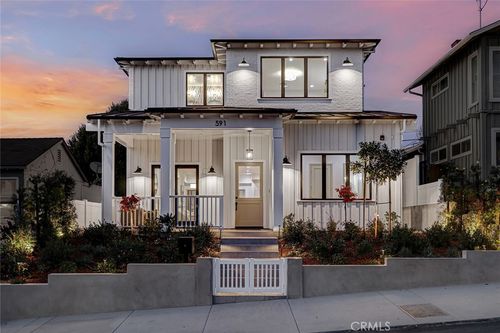591 31st St, Manhattan Beach, CA, 90266-3403 | Card Image
