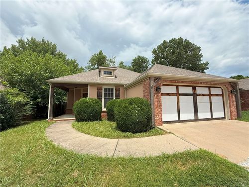 108 E Granada St, Fayetteville, AR, 72703-3358 | Card Image