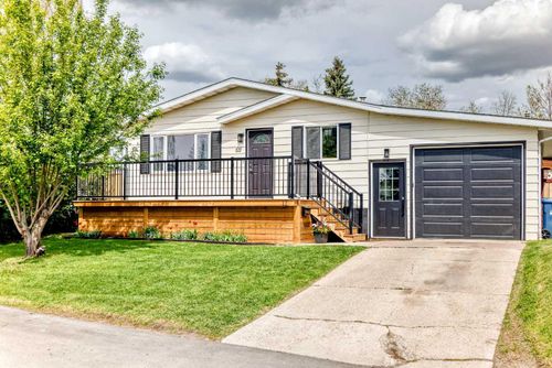 11 Huntstrom Pl Ne, Calgary, AB, T2K5V9 | Card Image