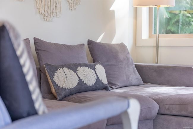 Family Room | Image 22