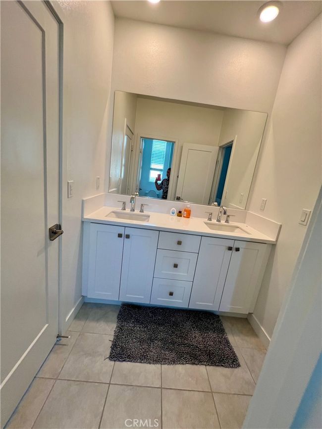 Dual vanities at the Jack and Jill bathroom. | Image 26