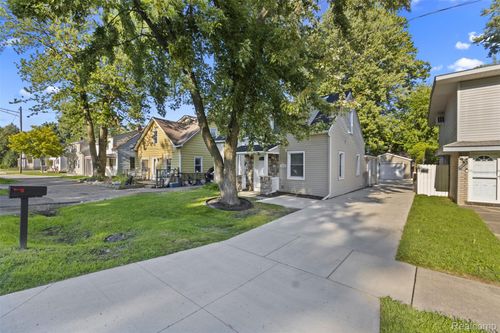 19424 Inkster Rd, Redford, MI, 48240-1613 | Card Image