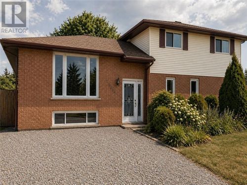 1556 Sandra Crt, Val Caron, ON, P3N1R7 | Card Image