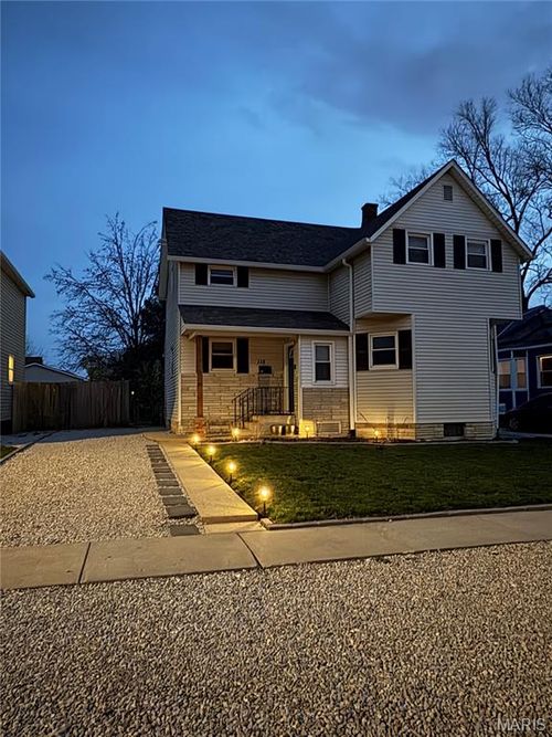 115 W 6th St, O Fallon, IL, 62269-2067 | Card Image