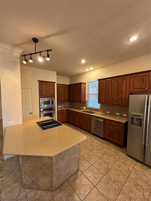 12401 Central Park Dr, Austin, TX, 78732-2220 | Card Image