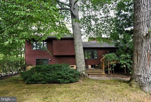 179 Almshouse Rd, Doylestown, PA, 18901-5277 | Card Image